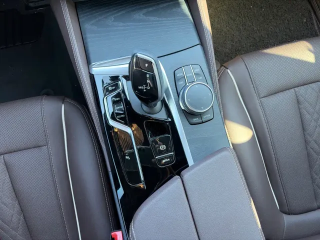 BMW 5 Series — Фото автомобиля 10