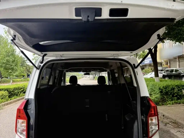 Wuling Zhengcheng — Фото автомобиля 21