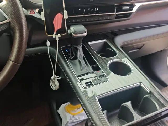 Toyota Sienna — Фото автомобиля 16