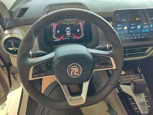 BYD Yuan Pro — Фото автомобиля 10