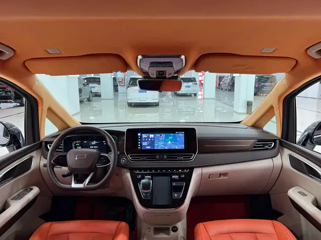 Bestune Besturn M9 — Фото автомобиля 7