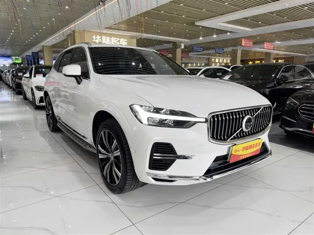 Volvo XC60 — Фото автомобиля 3