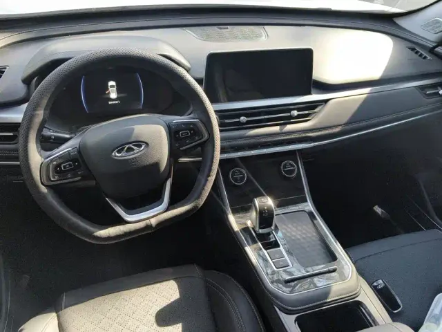 Chery Tiggo 8 — Фото автомобиля 12