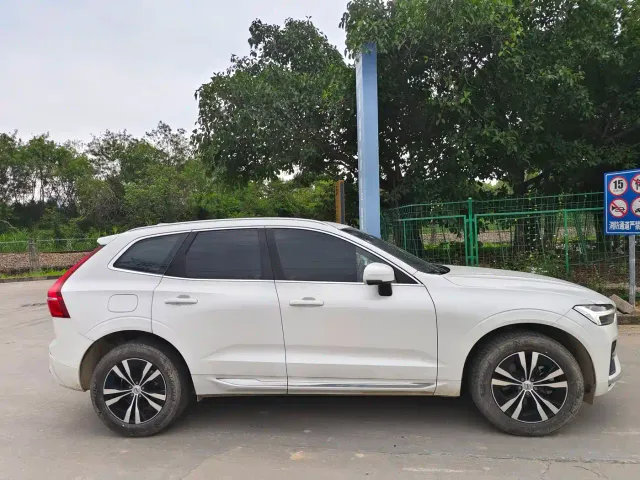 Volvo XC60 — Фото автомобиля 9