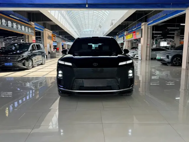 Nio ES8 — Фото автомобиля 2