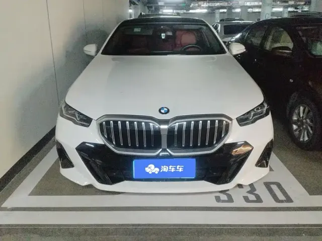 BMW 5 Series — Фото автомобиля 2
