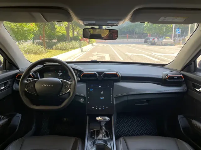 Dongfeng Yixuan — Фото автомобиля 10