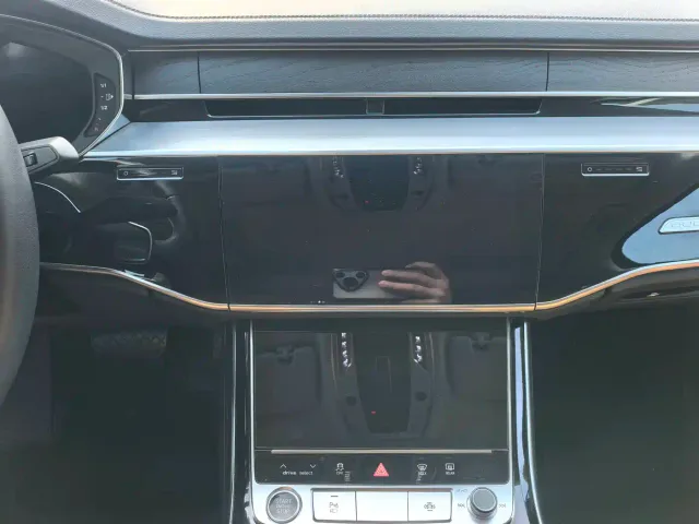 Audi A8 — Фото автомобиля 18