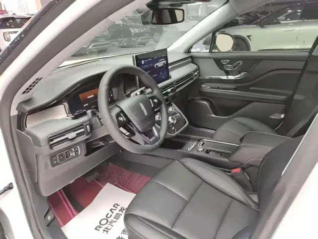 Lincoln Adventurer NEV — Фото автомобиля 9