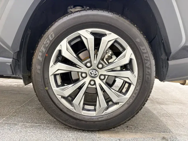 Toyota RAV4 — Фото автомобиля 5