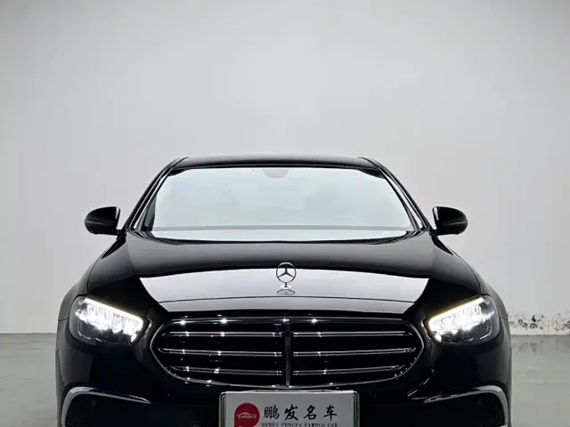 Mercedes-Benz E-Class — Фото автомобиля 2