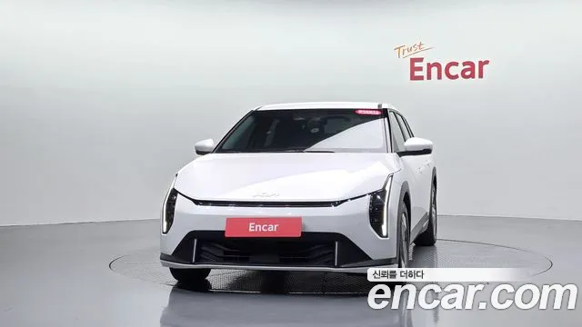 Kia EV4 — Фото автомобиля 3