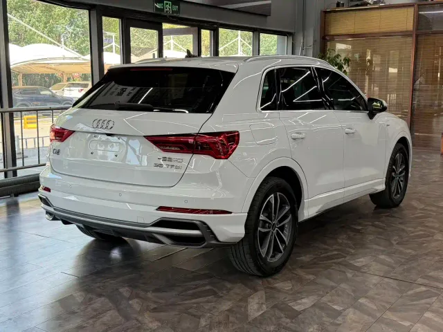 Audi Q3 — Фото автомобиля 9