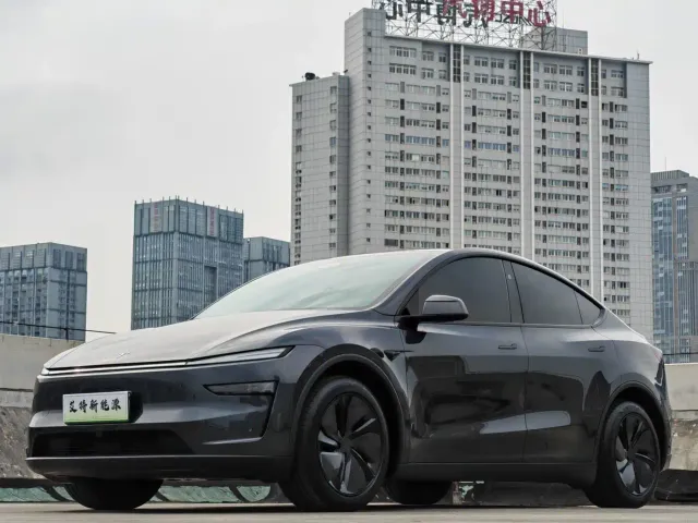 Фотография автомобиля — Tesla Model Y