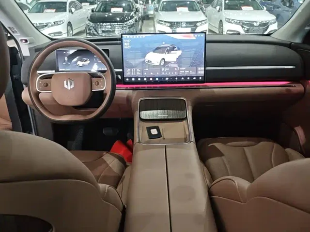 Leapmotor C11 — Фото автомобиля 9