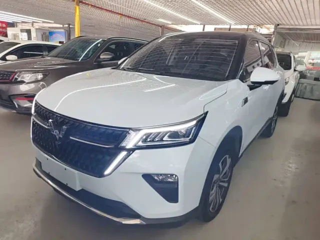 Фотография автомобиля — Wuling Asta