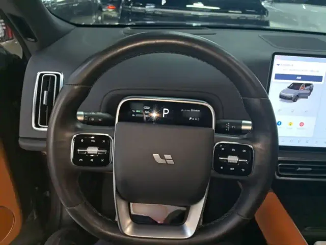 Li Auto L9 — Фото автомобиля 10