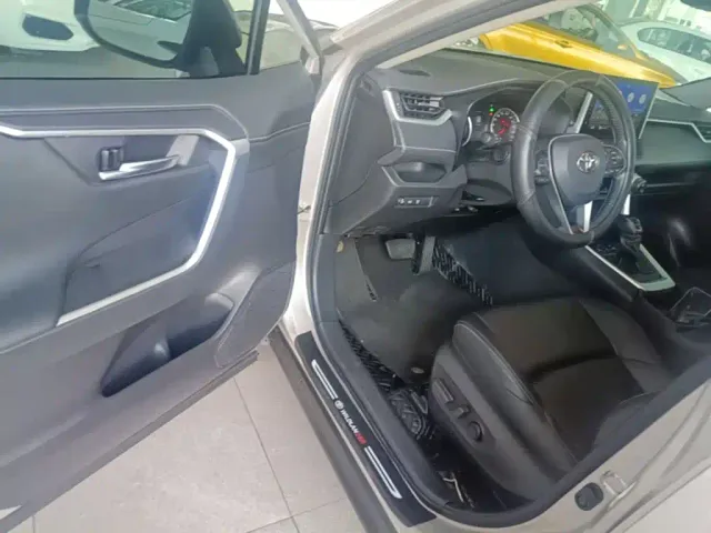 Toyota Wildlander — Фото автомобиля 15