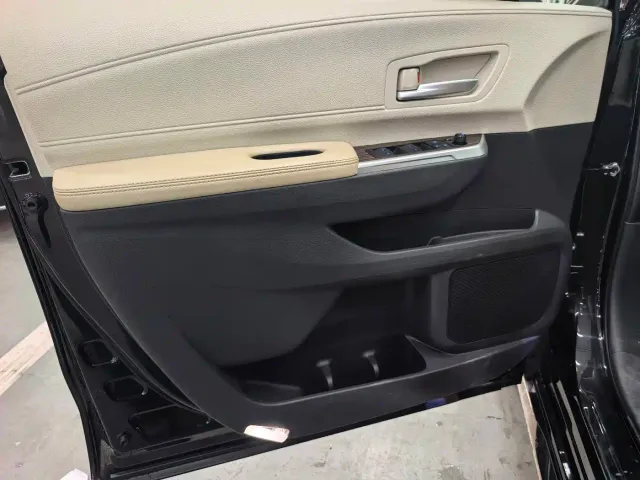 Toyota Sienna — Фото автомобиля 5