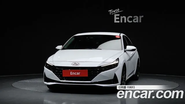 Hyundai AVANTE Avante (CN7) — Фото автомобиля 3