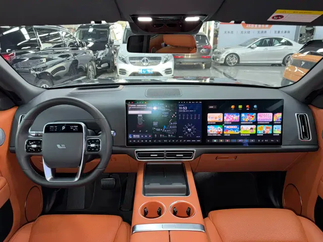 Li Auto L8 — Фото автомобиля 13