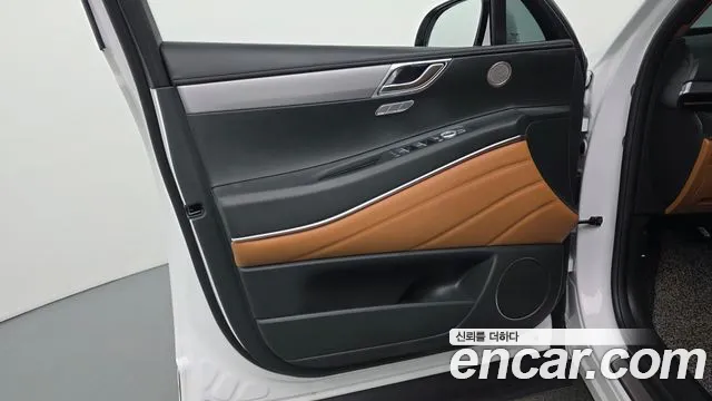 Genesis GV80 2.5T Бензин 2WD — Фото автомобиля 24