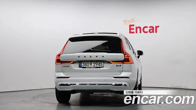 Вольво XC60 — Фото автомобиля 4