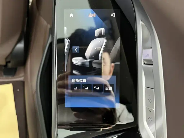 BMW 7 Series — Фото автомобиля 22