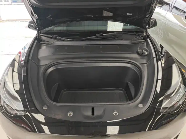 Tesla Model Y — Фото автомобиля 19