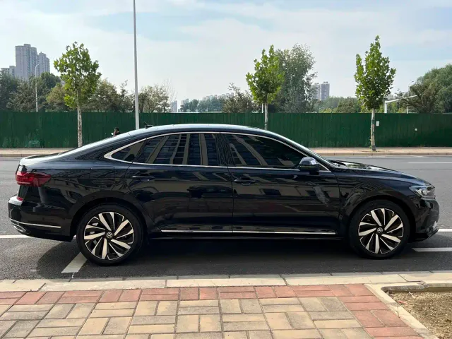 Volkswagen Passat — Фото автомобиля 9