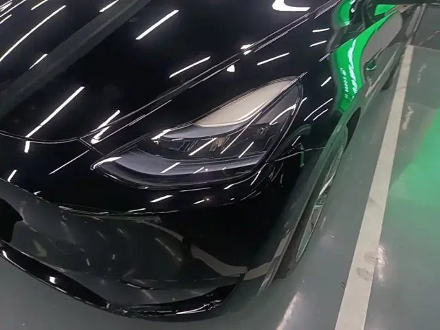 Tesla Model Y — Фото автомобиля 23