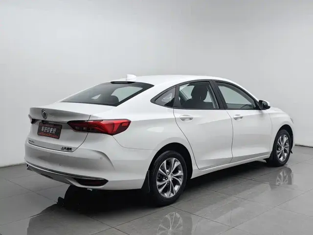 Buick Verano — Фото автомобиля 2