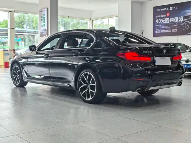 BMW 5 Series — Фото автомобиля 15