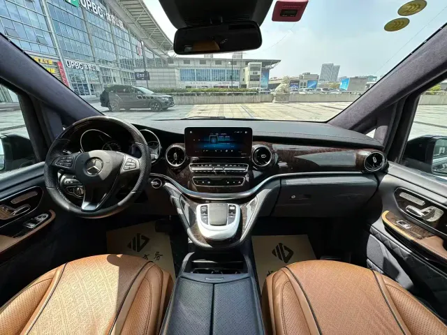 Mercedes-Benz V-Class — Фото автомобиля 10