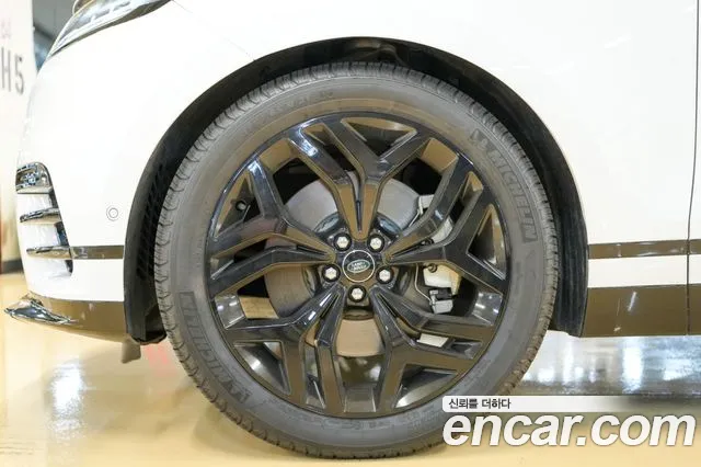 Land Rover Range Rover Velar — Фото автомобиля 19