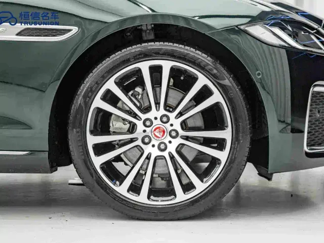 Jaguar XFL — Фото автомобиля 11