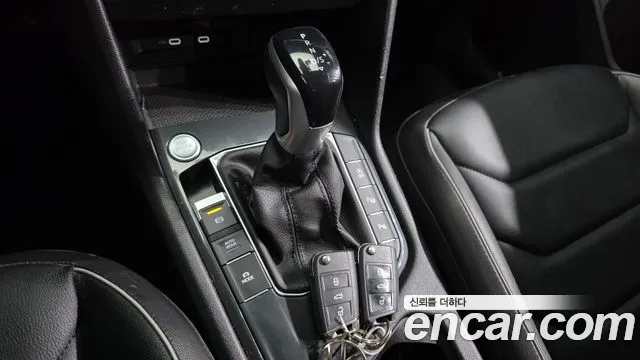 Volkswagen Tiguan Tiguan 2 поколение 2.0 TDI Premium — Фото автомобиля 8