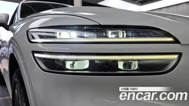 Genesis GV70 — Фото автомобиля 22