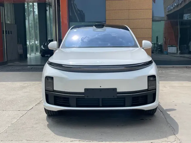 Li Auto L7 — Фото автомобиля 2