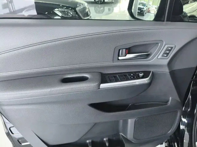 Toyota Granvia — Фото автомобиля 7