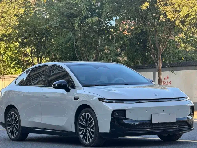 Leapmotor B01 — Фото автомобиля 3