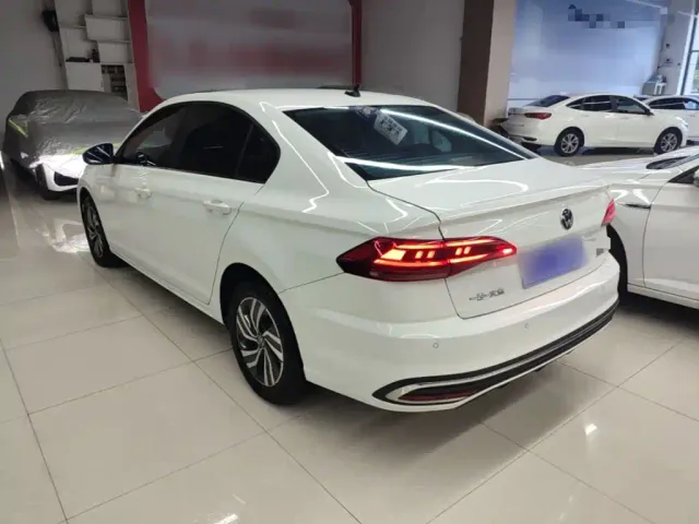 Volkswagen Bora — Фото автомобиля 4
