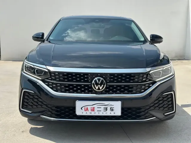Volkswagen Passat — Фото автомобиля 2