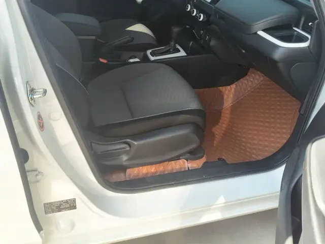 Honda Fit — Фото автомобиля 8