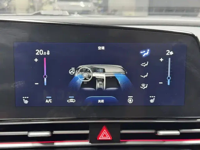 Hyundai Elantra 2022 1.5L CVT 20th Anniversary Edition — Фото автомобиля 17