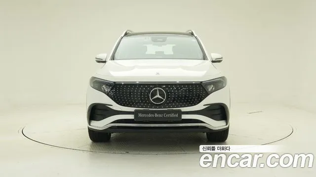 Mercedes-Benz EQB — Фото автомобиля 3