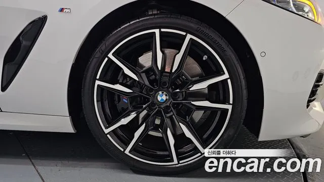 BMW 8 Series G15 — Фото автомобиля 6