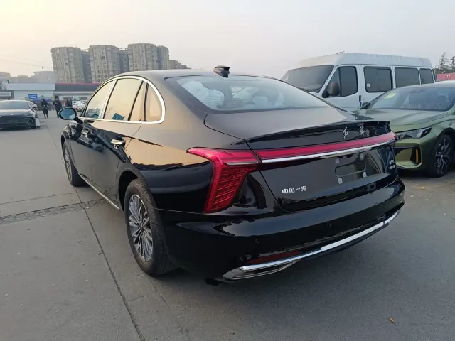 Hongqi H5 — Фото автомобиля 16