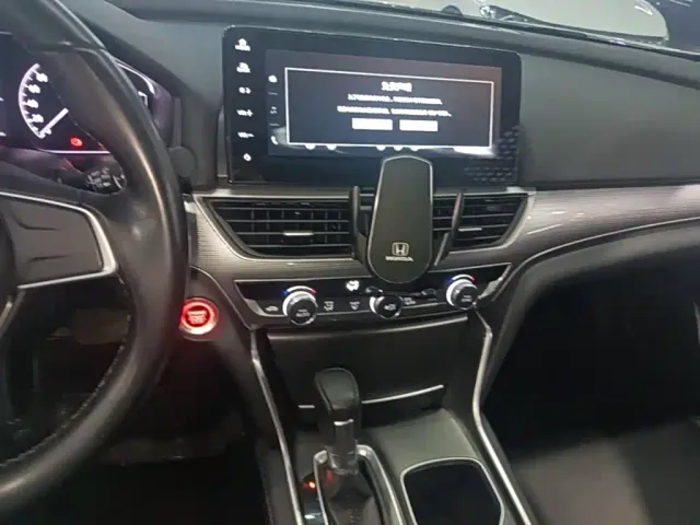 Honda Accord — Фото автомобиля 12