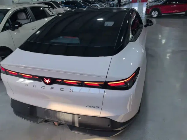 Arcfox Alpha S5 — Фото автомобиля 5